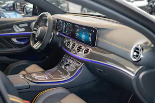 MERCEDES-BENZ E 63 S AMG 4matic+ / Final Edition 1 of 999 / Panorama-Schiebedach / Head-Up Display / Burmester