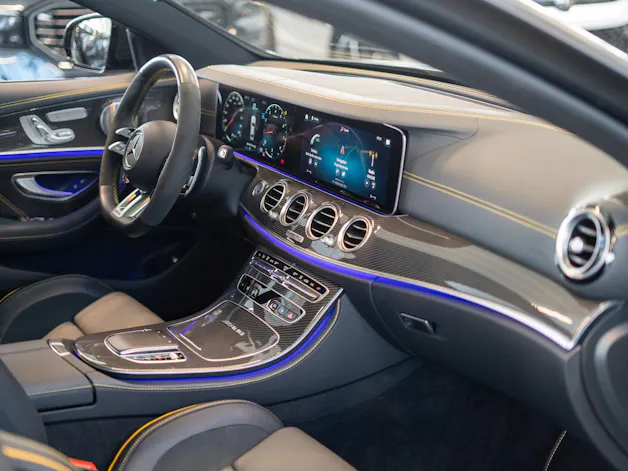 MERCEDES-BENZ E 63 S AMG 4matic+ / Final Edition 1 of 999 / Panorama-Schiebedach / Head-Up Display / Burmester