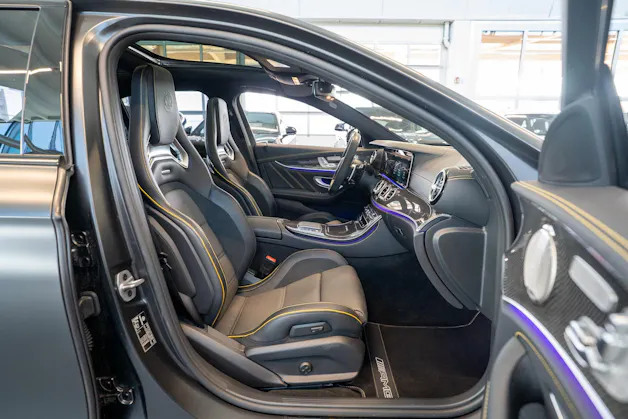 MERCEDES-BENZ E 63 S AMG 4matic+ / Final Edition 1 of 999 / Panorama-Schiebedach / Head-Up Display / Burmester