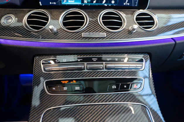 MERCEDES-BENZ E 63 S AMG 4matic+ / Final Edition 1 of 999 / Panorama-Schiebedach / Head-Up Display / Burmester