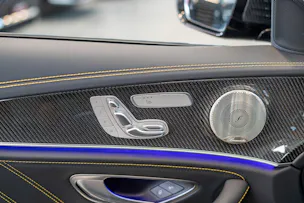 MERCEDES-BENZ E 63 S AMG 4matic+ / Final Edition 1 of 999 / Panorama-Schiebedach / Head-Up Display / Burmester