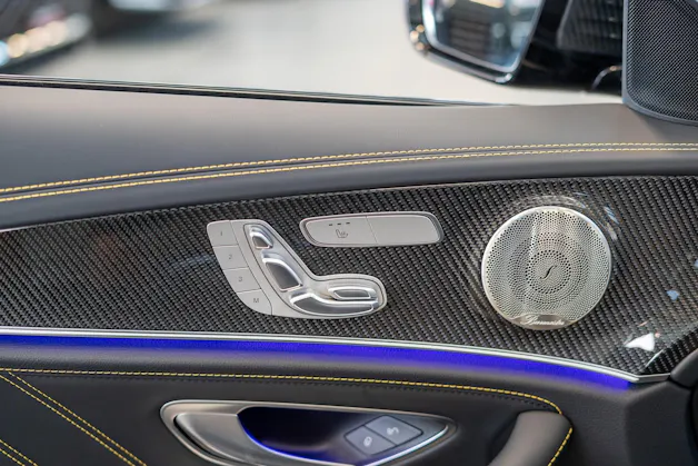 MERCEDES-BENZ E 63 S AMG 4matic+ / Final Edition 1 of 999 / Panorama-Schiebedach / Head-Up Display / Burmester