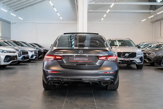 MERCEDES-BENZ E 63 S AMG 4matic+ / Final Edition 1 of 999 / Panorama-Schiebedach / Head-Up Display / Burmester