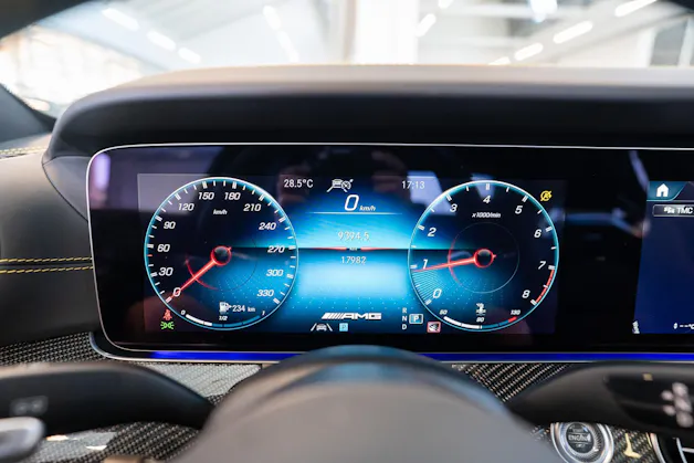 MERCEDES-BENZ E 63 S AMG 4matic+ / Final Edition 1 of 999 / Panorama-Schiebedach / Head-Up Display / Burmester