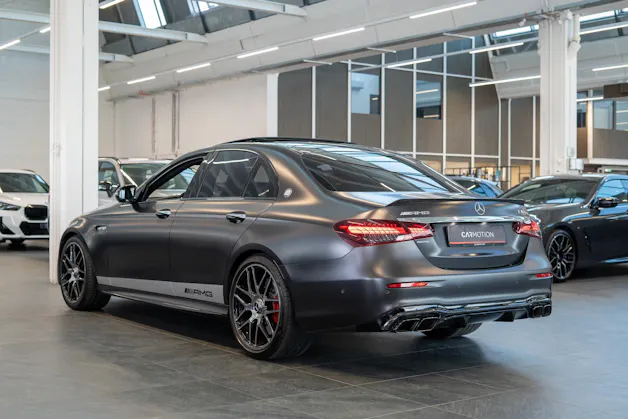 MERCEDES-BENZ E 63 S AMG 4matic+ / Final Edition 1 of 999 / Panorama-Schiebedach / Head-Up Display / Burmester