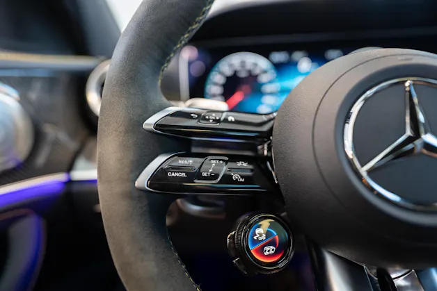 MERCEDES-BENZ E 63 S AMG 4matic+ / Final Edition 1 of 999 / Panorama-Schiebedach / Head-Up Display / Burmester