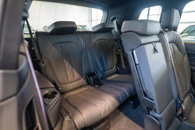 BMW X7 xDrive 48V M60i M Sport / 23" Felgen / Iconic Glow / Head-Up Display / Panorama-Schiebedach