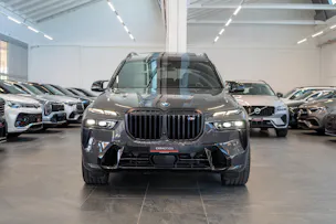 BMW X7 xDrive 48V M60i M Sport / 23" Felgen / Iconic Glow / Head-Up Display / Panorama-Schiebedach