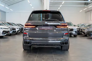 BMW X7 xDrive 48V M60i M Sport / 23" Felgen / Iconic Glow / Head-Up Display / Panorama-Schiebedach