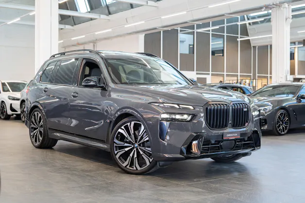 BMW X7 xDrive 48V M60i M Sport / 23" Felgen / Iconic Glow / Head-Up Display / Panorama-Schiebedach