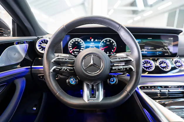 MERCEDES-BENZ AMG GT 63 S 4matic+ / Panorama-Schiebedach / Head-Up Display / Burmester