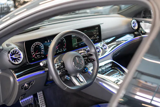 MERCEDES-BENZ AMG GT 63 S 4matic+ / Panorama-Schiebedach / Head-Up Display / Burmester