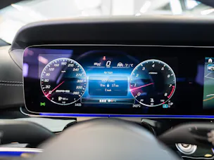MERCEDES-BENZ AMG GT 63 S 4matic+ / Panorama-Schiebedach / Head-Up Display / Burmester