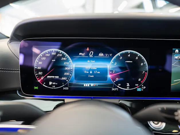MERCEDES-BENZ AMG GT 63 S 4matic+ / Panorama-Schiebedach / Head-Up Display / Burmester