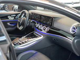 MERCEDES-BENZ AMG GT 63 S 4matic+ / Panorama-Schiebedach / Head-Up Display / Burmester