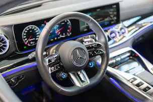 MERCEDES-BENZ AMG GT 63 S 4matic+ / Panorama-Schiebedach / Head-Up Display / Burmester