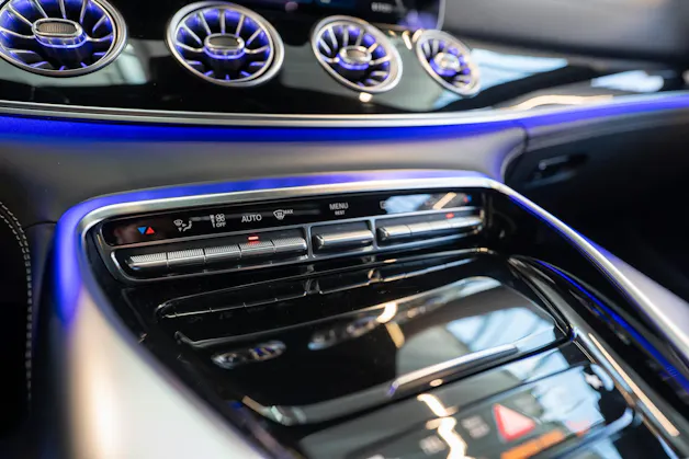 MERCEDES-BENZ AMG GT 63 S 4matic+ / Panorama-Schiebedach / Head-Up Display / Burmester