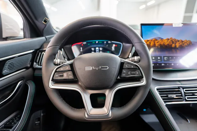 BYD Seal U DM-i Design AWD / Panorama / Head-Up Display / 360° Kamera