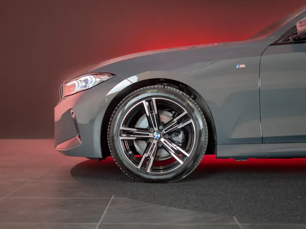 BMW 320i M Sport SAG / 360°Kamera / HeadUp / el.Heckklappe