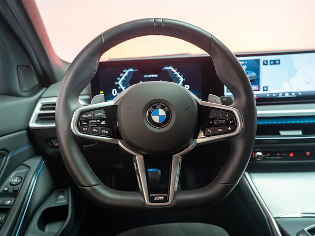 BMW 320i M Sport SAG / 360°Kamera / HeadUp / el.Heckklappe