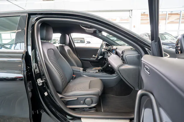 MERCEDES-BENZ A 180 Progressive Limousine / Facelift / Rückfahrkamera / Sitzheizung