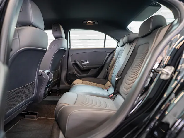MERCEDES-BENZ A 180 Progressive Limousine / Facelift / Rückfahrkamera / Sitzheizung