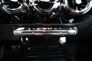 MERCEDES-BENZ A 180 Progressive Limousine / Facelift / Rückfahrkamera / Sitzheizung