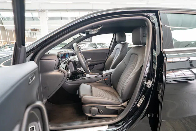 MERCEDES-BENZ A 180 Progressive Limousine / Facelift / Rückfahrkamera / Sitzheizung