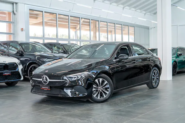 MERCEDES-BENZ A 180 Progressive Limousine / Facelift / Rückfahrkamera / Sitzheizung