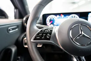 MERCEDES-BENZ A 180 Progressive Limousine / Facelift / Rückfahrkamera / Sitzheizung