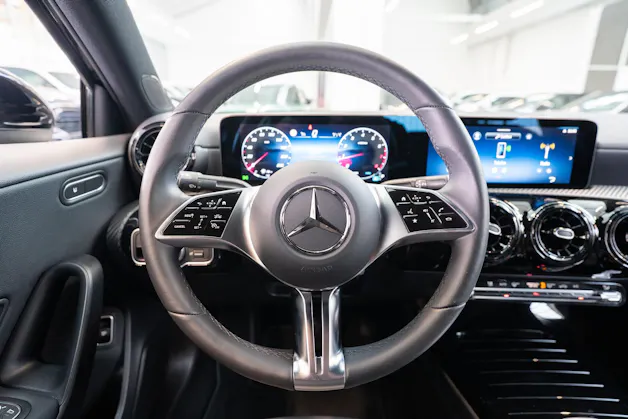 MERCEDES-BENZ A 180 Progressive Limousine / Facelift / Rückfahrkamera / Sitzheizung