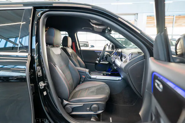 MERCEDES-BENZ GLB 35 AMG 4matic / Facelift / 360°Kamera / AHK