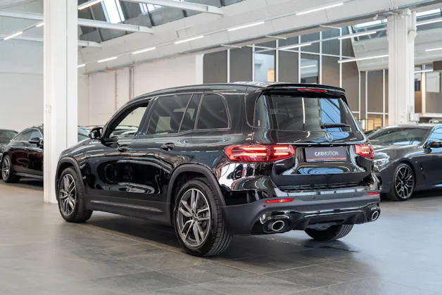 MERCEDES-BENZ GLB 35 AMG 4matic / Facelift / 360°Kamera / AHK