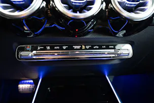 MERCEDES-BENZ GLB 35 AMG 4matic / Facelift / 360°Kamera / AHK