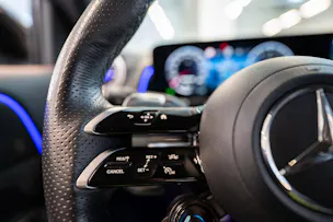 MERCEDES-BENZ GLB 35 AMG 4matic / Facelift / 360°Kamera / AHK