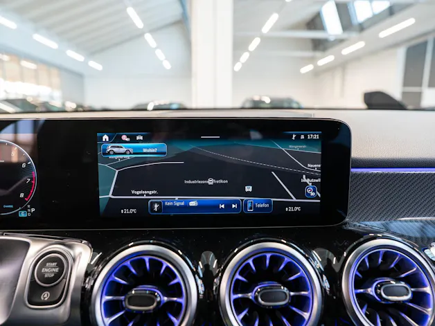 MERCEDES-BENZ GLB 35 AMG 4matic / Facelift / 360°Kamera / AHK