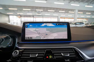 BMW 530i xDrive SAG M-Sport / Rückfahrkamera / El.Sitze / Ambientebeleuchtung