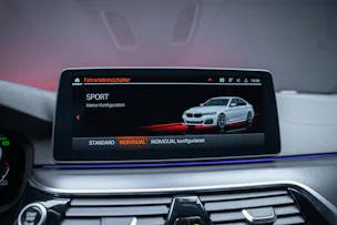 BMW 530i xDrive SAG M-Sport / Alcantara Sitze / Rückfahrkamera / El.Sitze / Ambientebeleuchtung