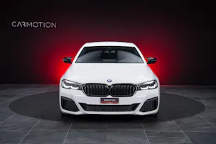 BMW 530i xDrive SAG M-Sport / Alcantara Sitze / Rückfahrkamera / El.Sitze / Ambientebeleuchtung