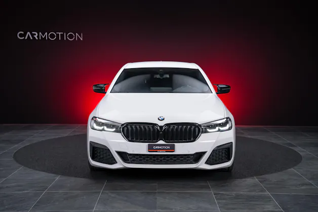 BMW 530i xDrive SAG M-Sport / Alcantara Sitze / Rückfahrkamera / El.Sitze / Ambientebeleuchtung