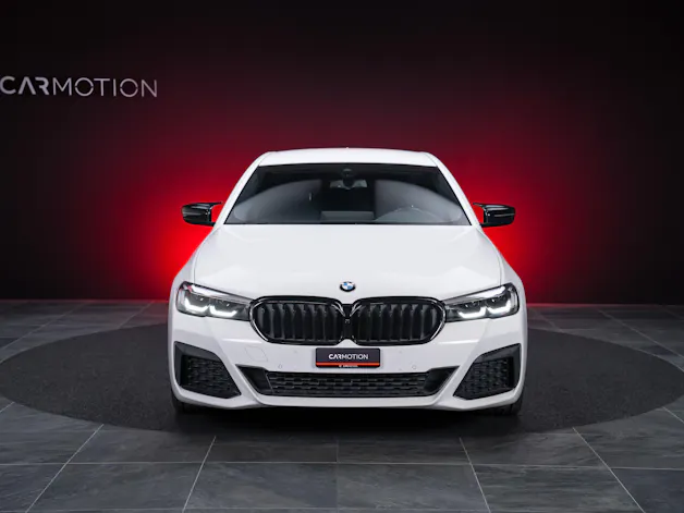 BMW 530i xDrive SAG M-Sport / Alcantara Sitze / Rückfahrkamera / El.Sitze / Ambientebeleuchtung