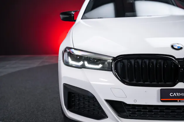 BMW 530i xDrive SAG M-Sport / Alcantara Sitze / Rückfahrkamera / El.Sitze / Ambientebeleuchtung