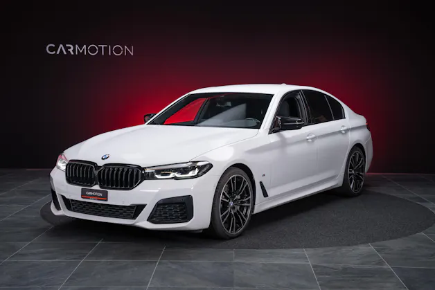 BMW 530i xDrive SAG M-Sport / Alcantara Sitze / Rückfahrkamera / El.Sitze / Ambientebeleuchtung