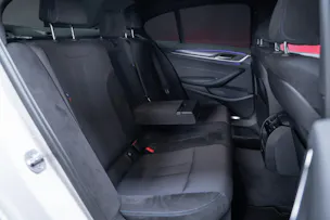 BMW 530i xDrive SAG M-Sport / Alcantara Sitze / Rückfahrkamera / El.Sitze / Ambientebeleuchtung