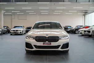 BMW 530i xDrive SAG M-Sport / Rückfahrkamera / El.Sitze / Ambientebeleuchtung