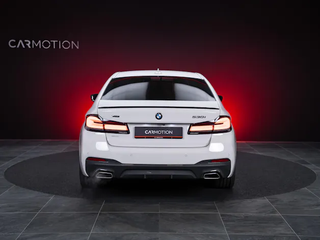 BMW 530i xDrive SAG M-Sport / Alcantara Sitze / Rückfahrkamera / El.Sitze / Ambientebeleuchtung