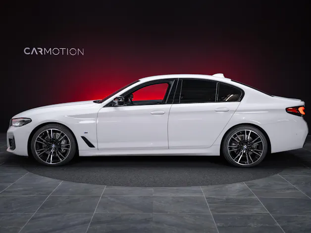 BMW 530i xDrive SAG M-Sport / Alcantara Sitze / Rückfahrkamera / El.Sitze / Ambientebeleuchtung