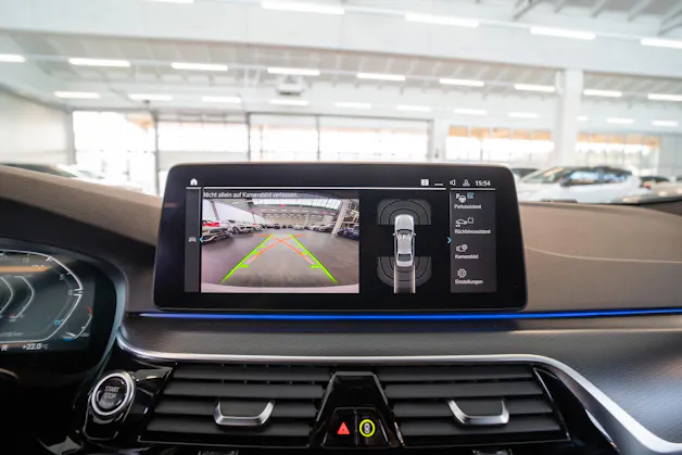 BMW 530i xDrive SAG M-Sport / Rückfahrkamera / El.Sitze / Ambientebeleuchtung
