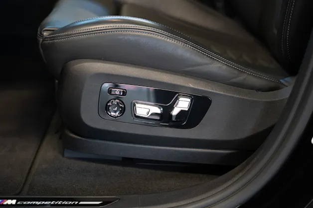 BMW X6 M Competition / Panorama / 360°Kamera / HeadUp