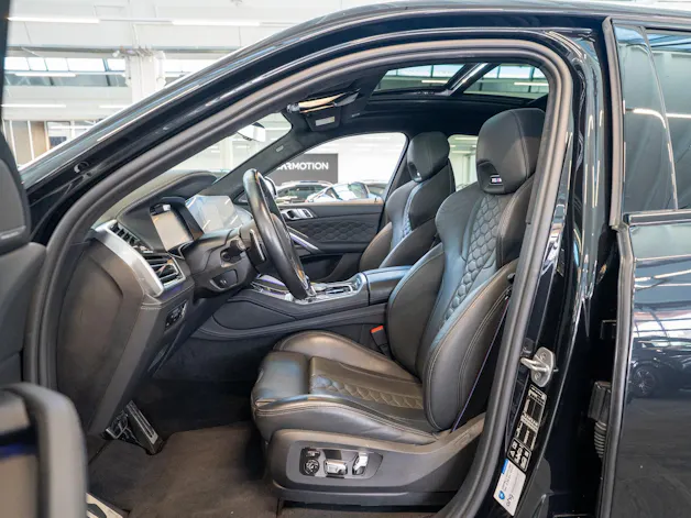BMW X6 M Competition / Panorama / 360°Kamera / HeadUp